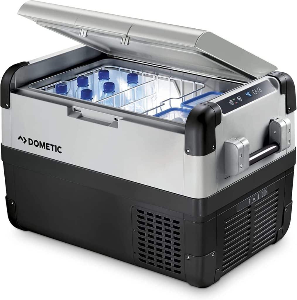 Test du réfrigérateur portable Dometic CFX 50 : performances extrêmes en camping