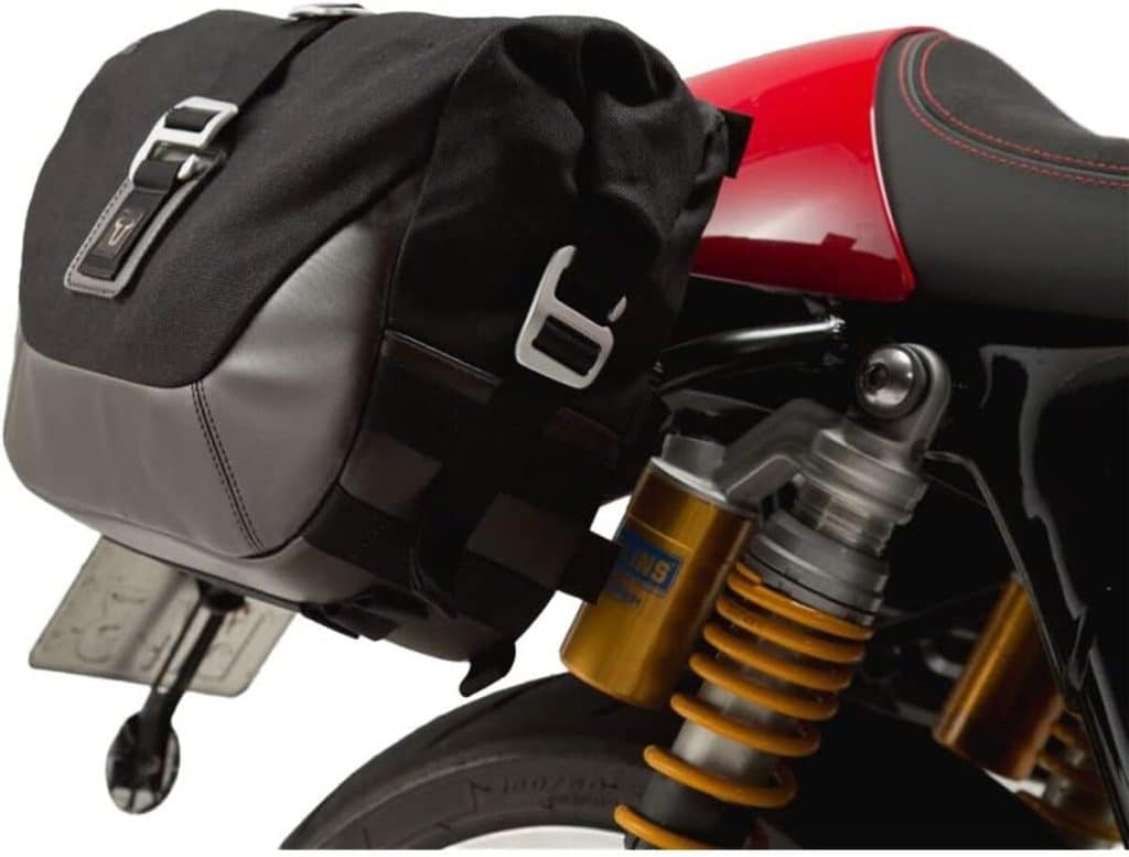 Test du système de poches latérales SW-MOTECH Legend Gear Triumph Thruxton 1200
