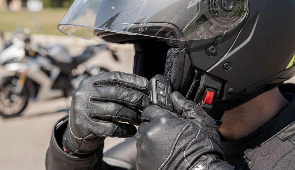 Intercoms moto : c'est simple à installer ?