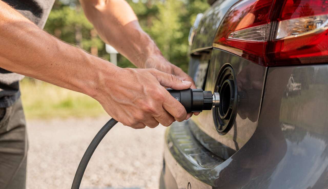 Accessoires pour s&eacute;curiser le raccordement de la prise remorque