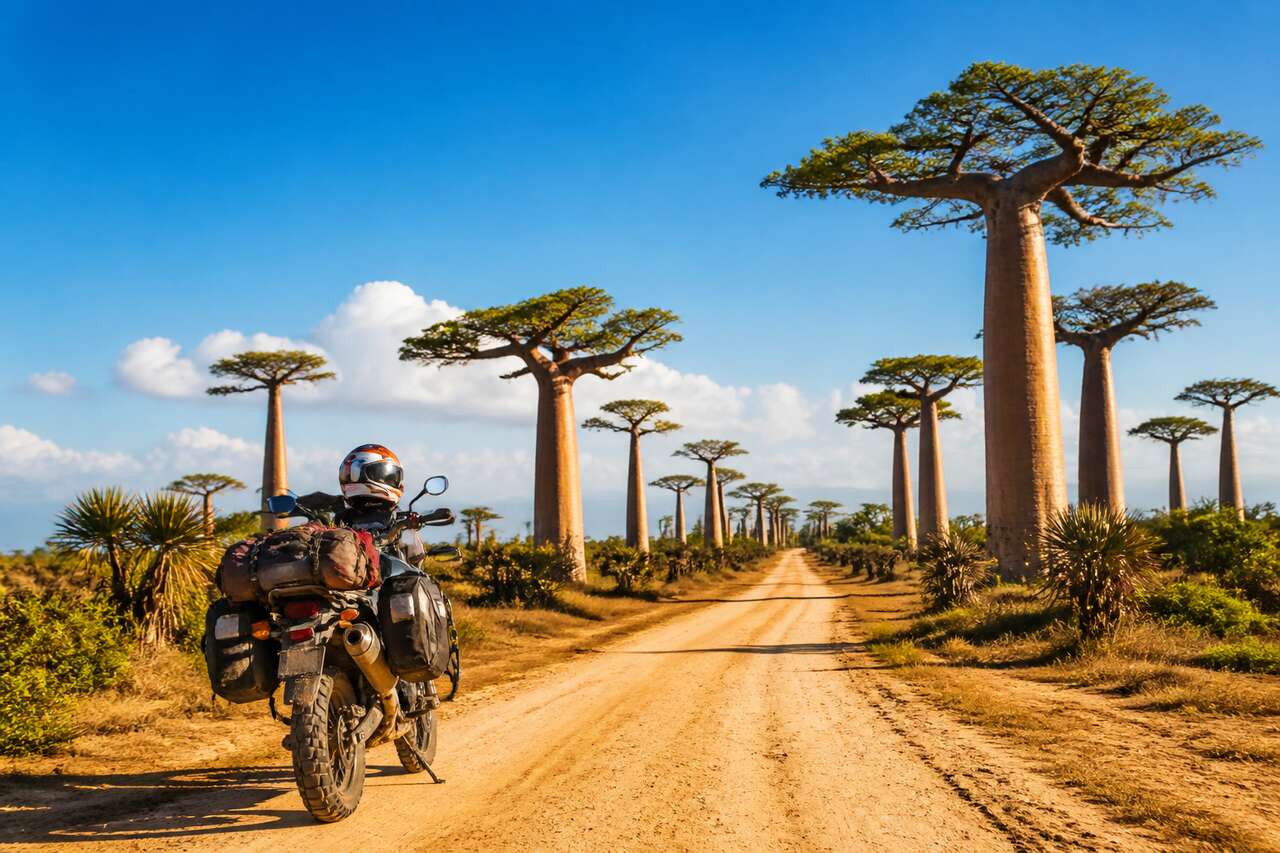 Voyage à moto à Madagascar : aventures et paysages époustouflants