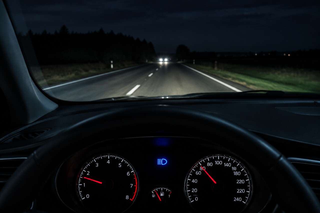 Voyant bleu des feux de route: signification et risques d'usage Voyant bleu des feux de route: signification et risques d'usage