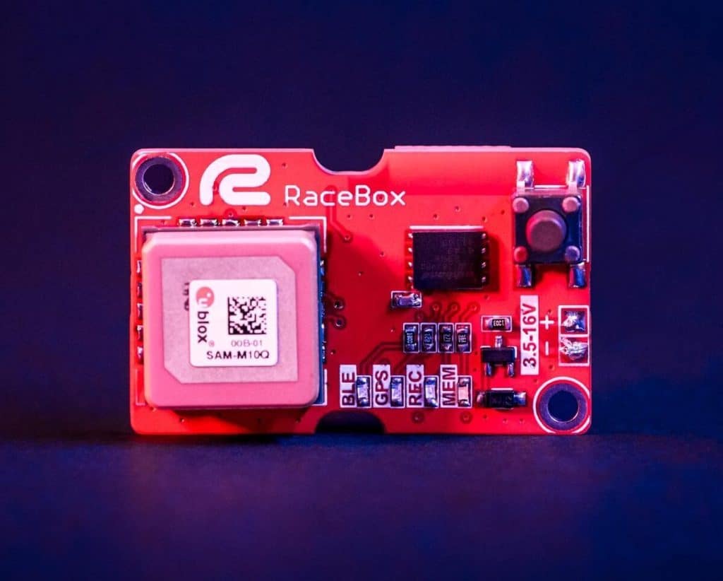 Test du RaceBox Micro : chronomètre GPS 25Hz pour performance automobile