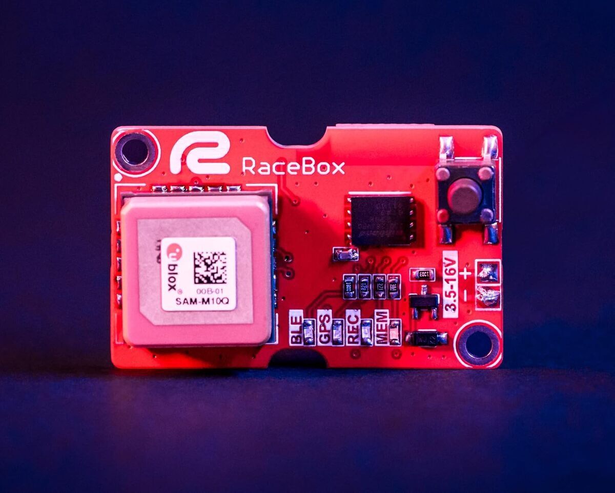 Test du RaceBox Micro : chronomètre GPS 25Hz pour performance automobile